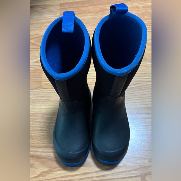 muck boot kids slush master blue black Sz c 10 - Picture 2 of 6